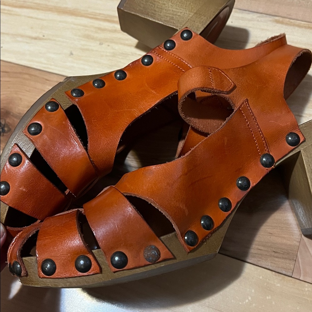Women's Cognac Colour Leather Sandals - Picture 12 of 17